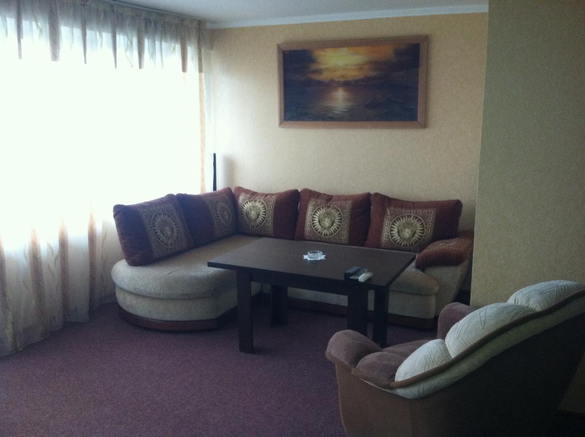 Hotel Prietenia Bender Habitación foto