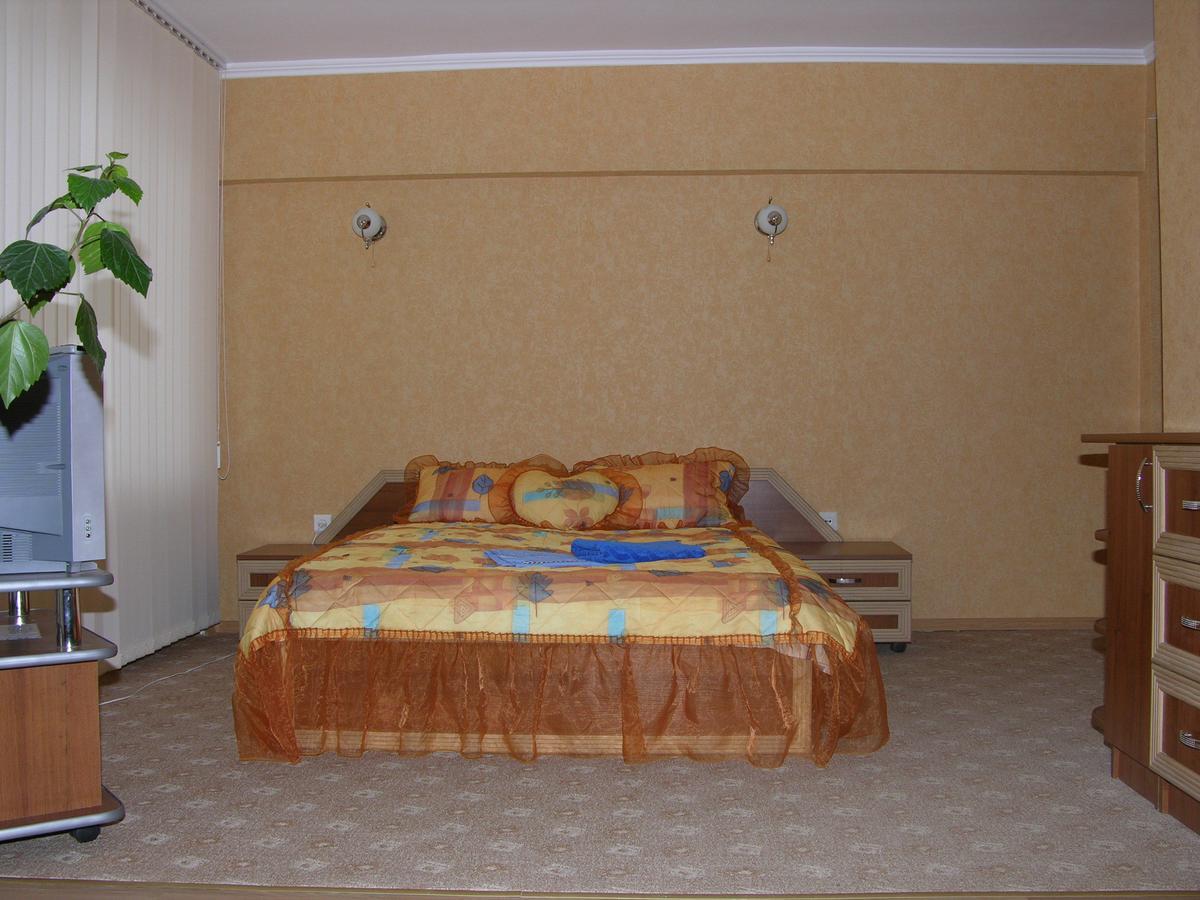 Hotel Prietenia Bender Habitación foto
