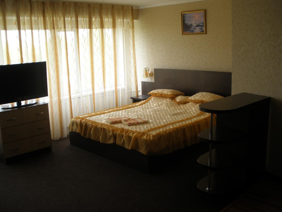 Hotel Prietenia Bender Habitación foto